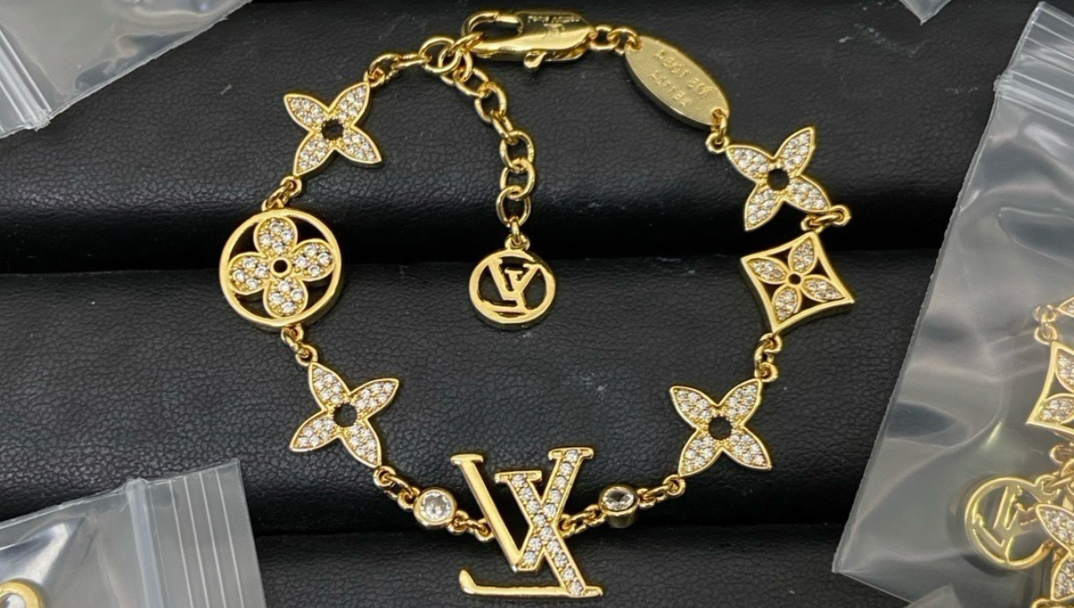 Pretty girl bracelet